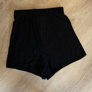 Skims sleep short NWT